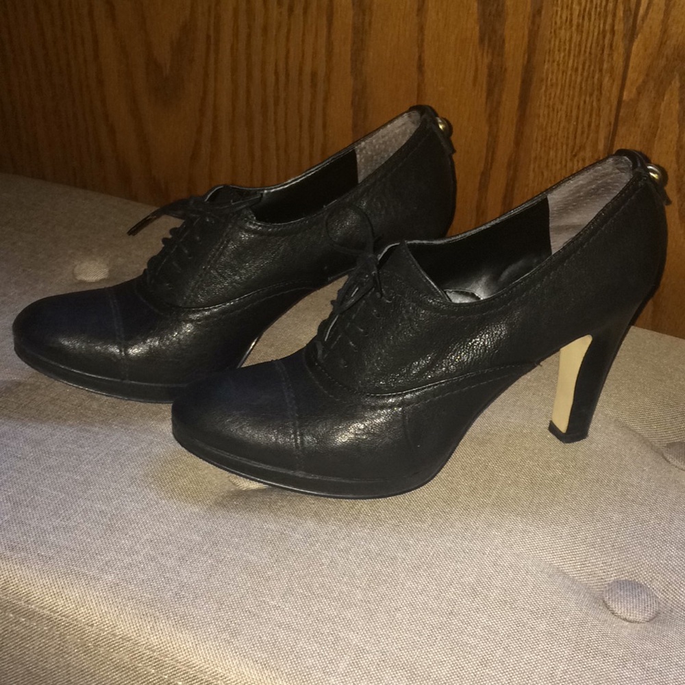 Nine West high heel black leather shoes